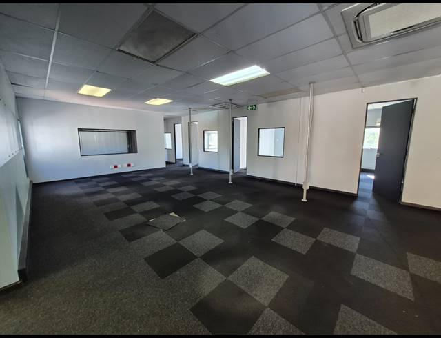 904M² OFFICE TO LET IN WOODMEAD